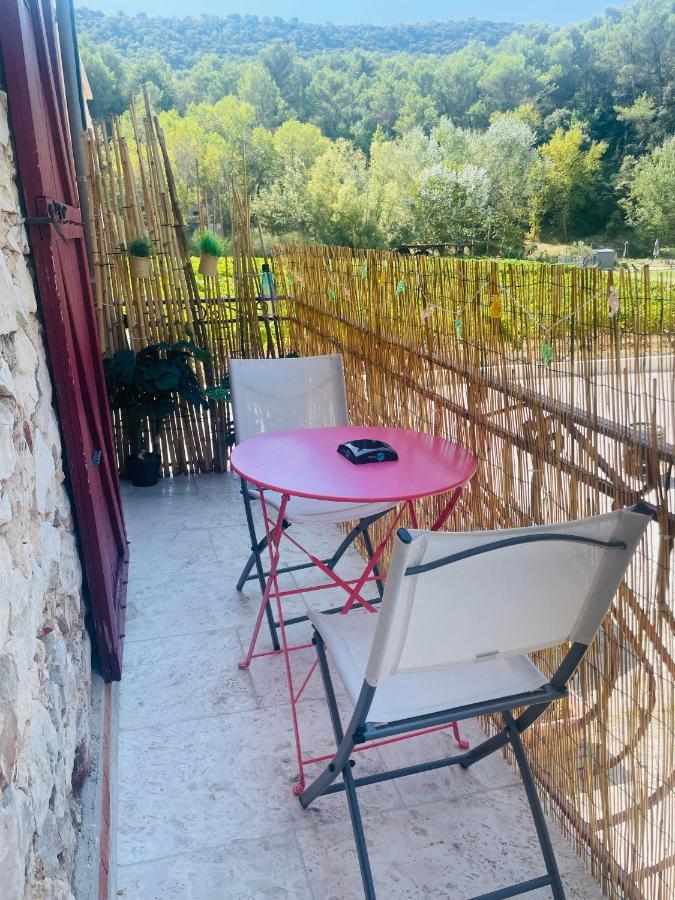 Appartement Au Calme Au Milieu Du Vignoble De Gigondas Exterior photo